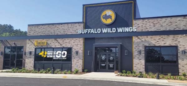 Buffalo Wild Wings Opens Its 100th BWW GO