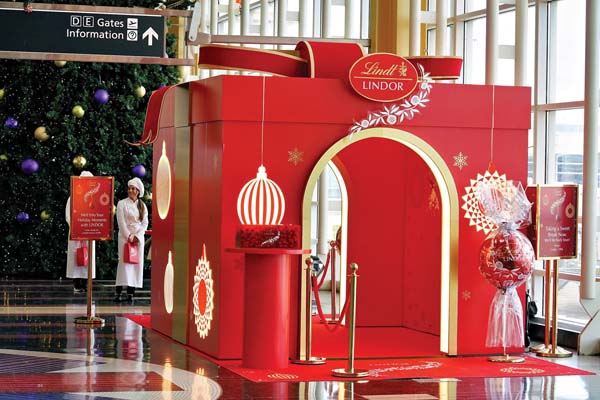 Lindt LINDOR Brings The Holiday Magic To Travelers